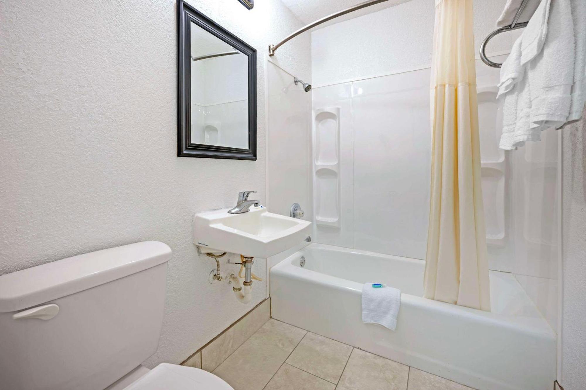Double Room Two Double Beds Non-Smoking